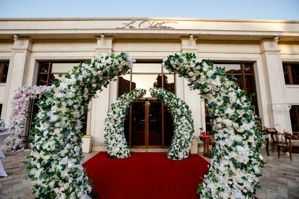 Intrarea florală la Le Château București